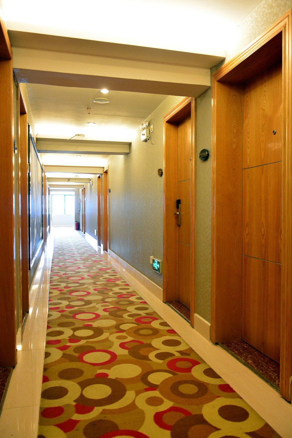 Baiyue Fashion Hotel 2*