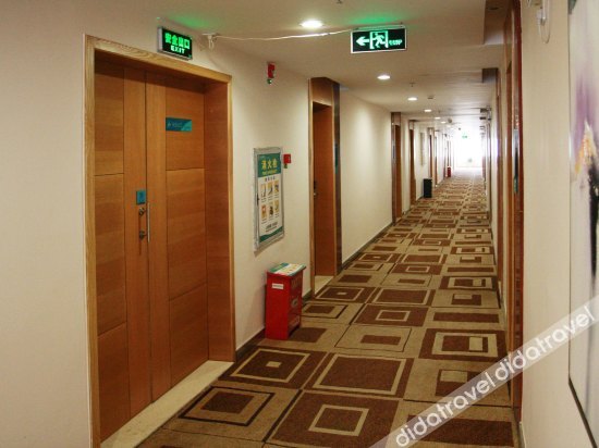 City Comfort Inn Hotel (Baise Layu Bridge Tianzhou Jiale City) 2*