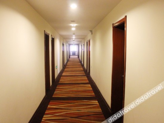 James Joyce Coffetel (Culture Center Metro Station, Youyi Road) 3*