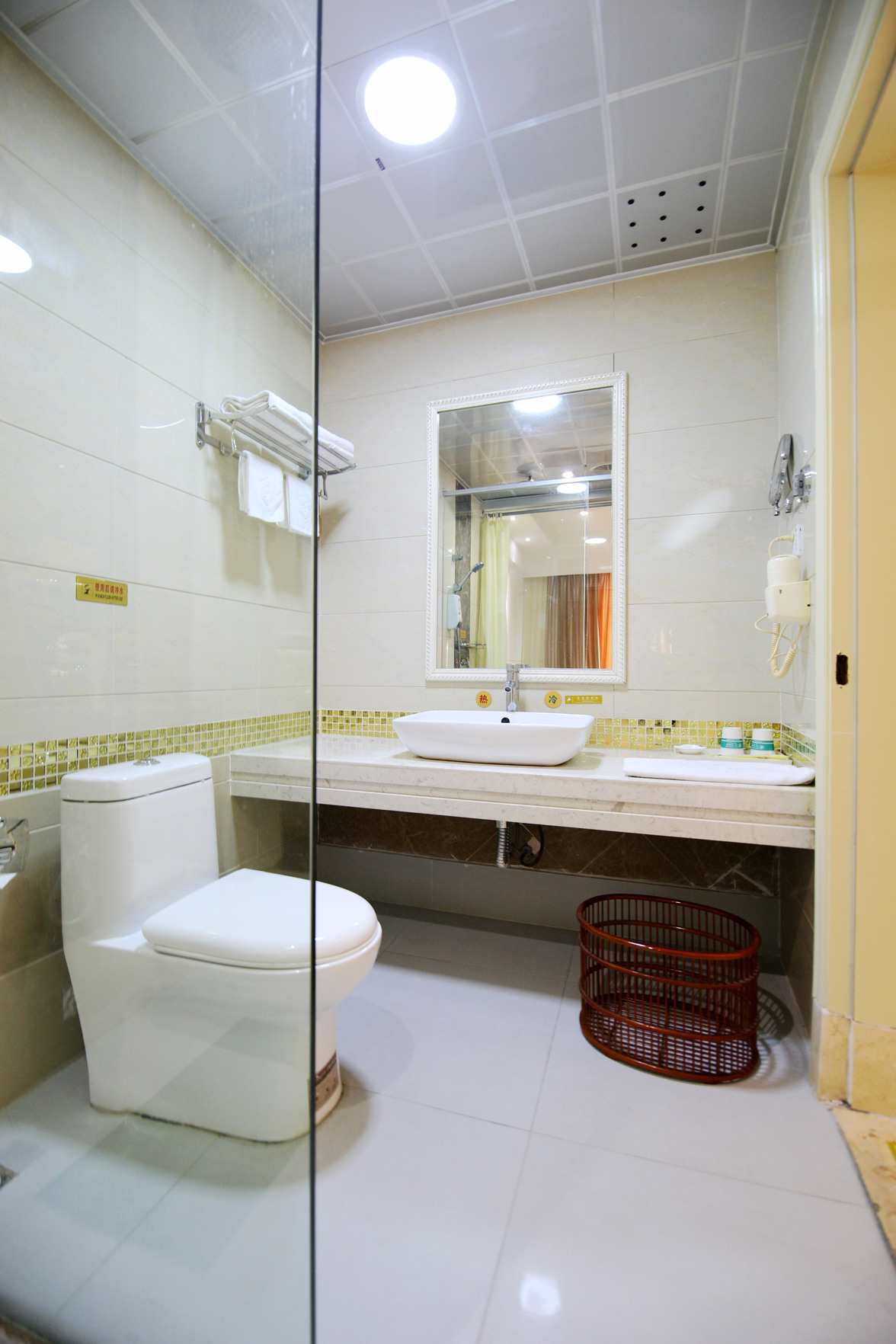 Yeste Hotel(Nanning Youai Interchange No. 33 Middle Subway Station Store) 3*