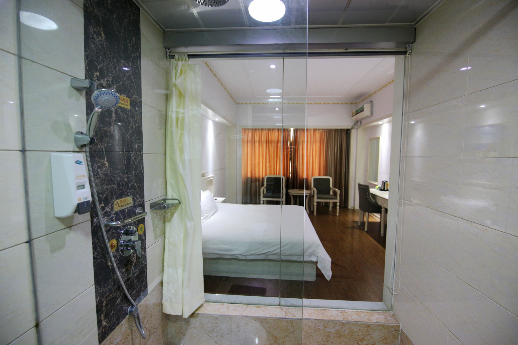 Yeste Hotel(Nanning Youai Interchange No. 33 Middle Subway Station Store) 3*