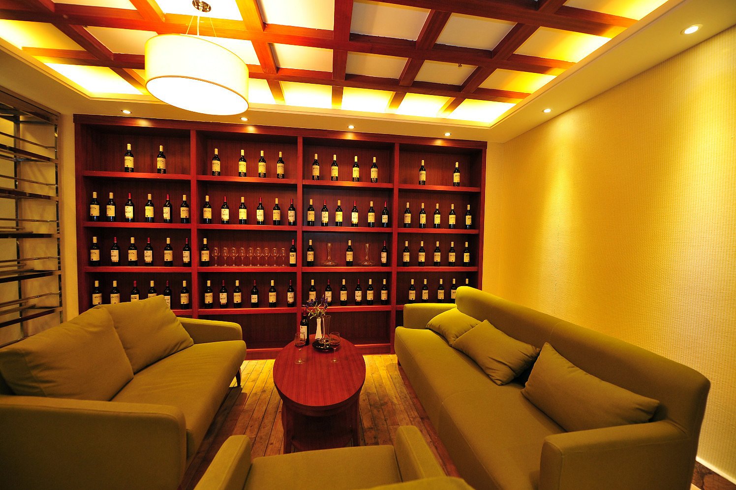 Coconut Island Star Hotel (Coconut Sea Avenue Meilan Airport) 3*