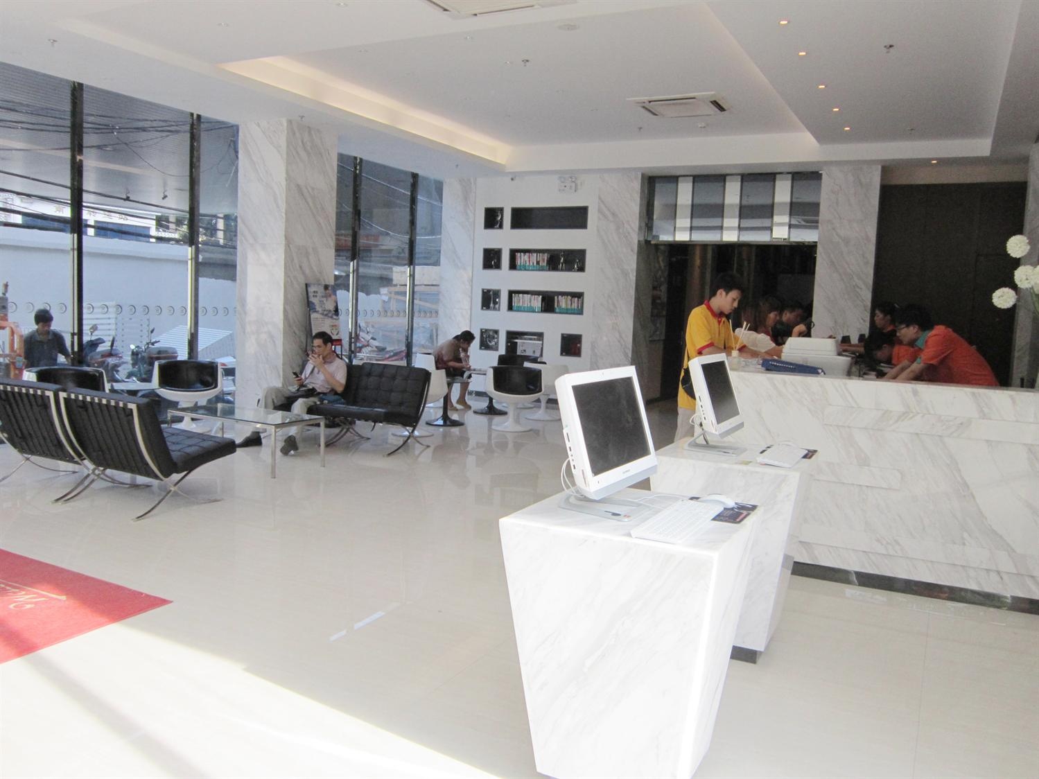 City Comfort Inn Hotel (Nanning Jinhu Square Nanhu Subway Station) 3*