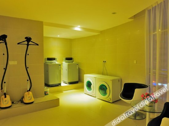 City Comfort Inn (Nanning JinhuSquere DonggeluSubway Station ) 2*