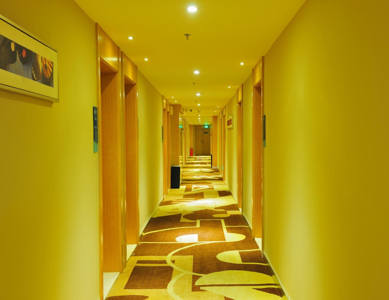 City Comfort Inn (Nanning JinhuSquere DonggeluSubway Station ) 2*