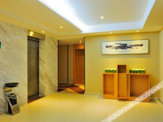 City Comfort Inn (Nanning JinhuSquere DonggeluSubway Station ) 2*