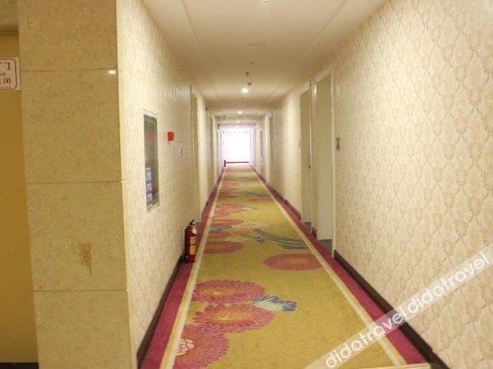 Yeste Hotel (Qunxing Avenue Store of Fangchenggang High-speed Railway Station) 3*