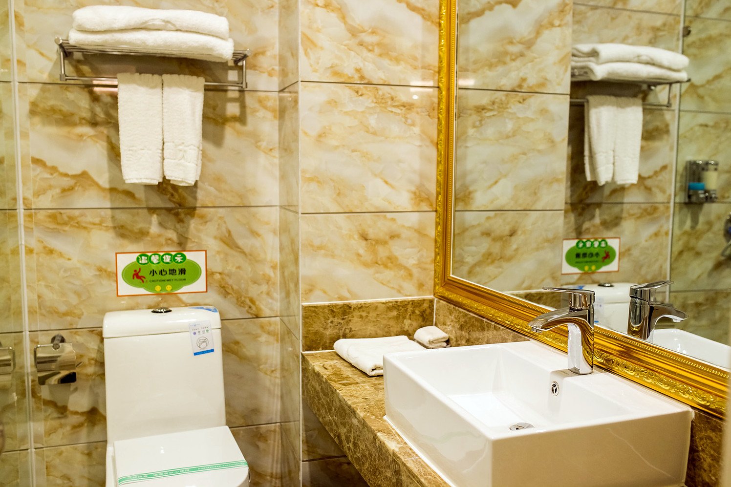 Yeste Hotel (Qunxing Avenue Store of Fangchenggang High-speed Railway Station) 3*