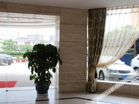 Yeste Hotel (Qunxing Avenue Store of Fangchenggang High-speed Railway Station) 3*