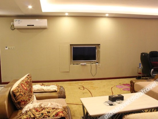 Yeste Hotel (Qunxing Avenue Store of Fangchenggang High-speed Railway Station) 3*