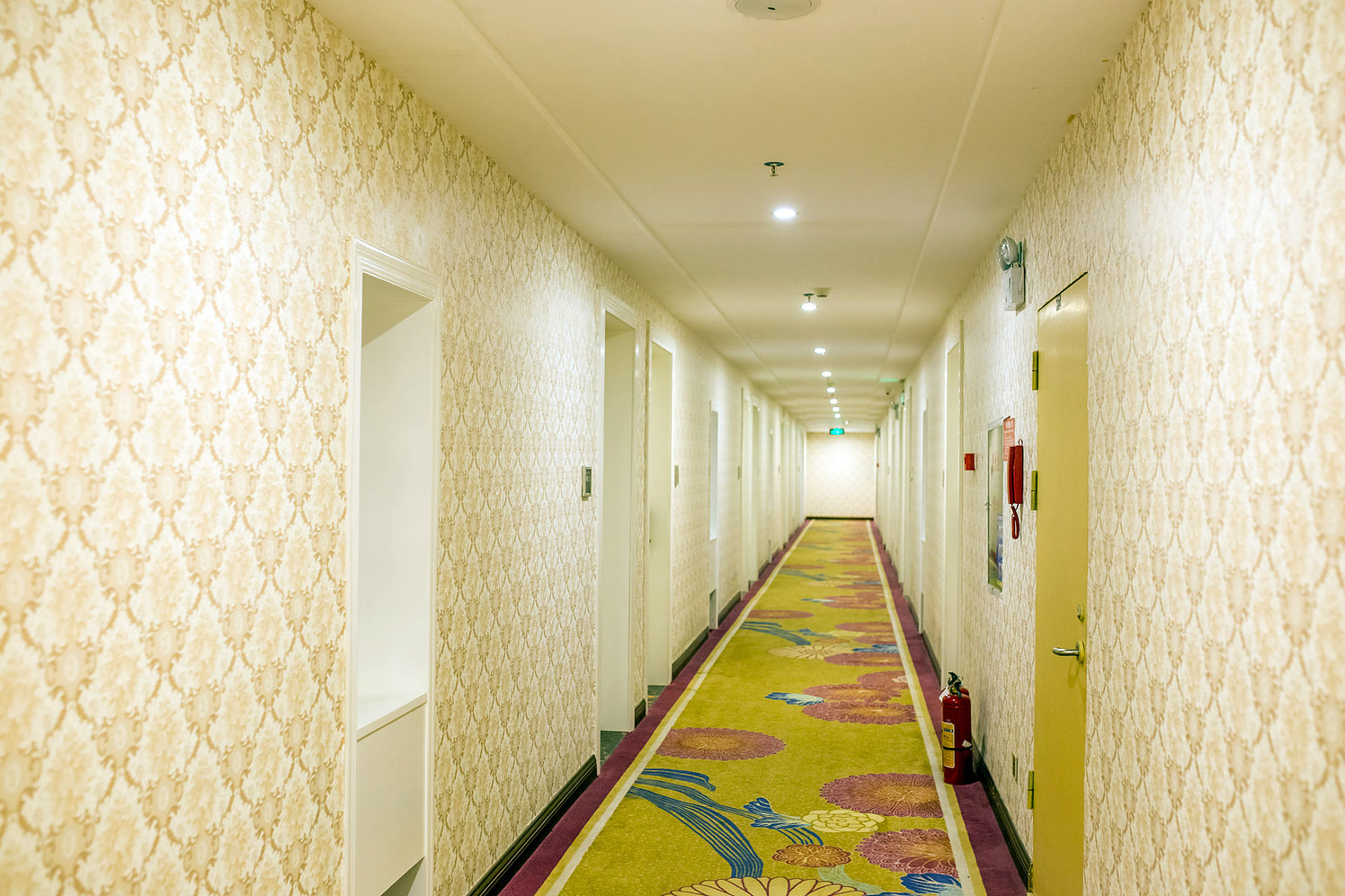 Yeste Hotel (Qunxing Avenue Store of Fangchenggang High-speed Railway Station) 3*