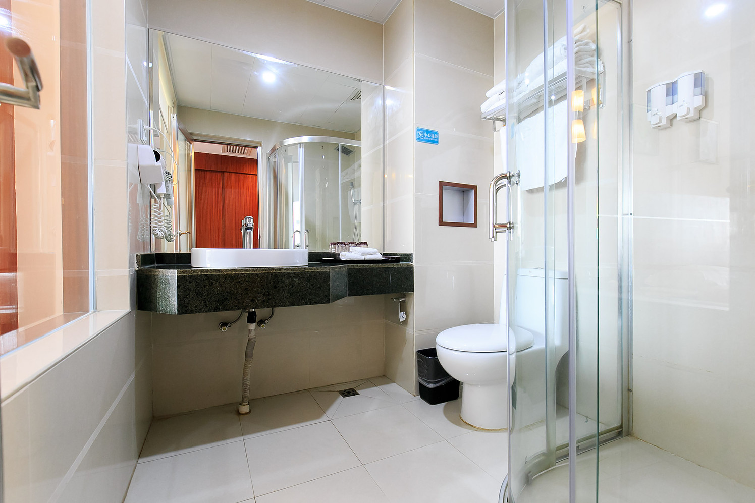 Haichen Hotel 3*