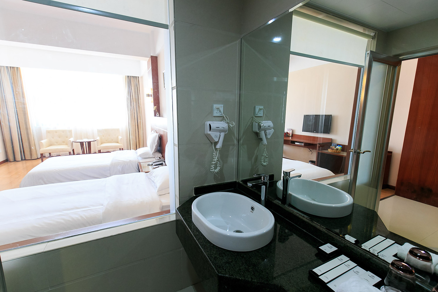 Haichen Hotel 3*
