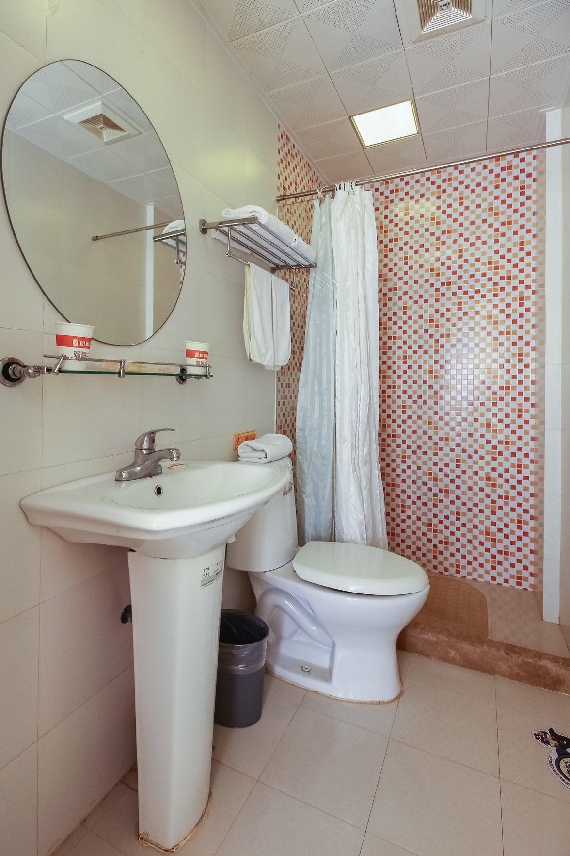 Homeinn Pebble Hotel (Beihai Beibu Gulf Plaza Old Street) 2*