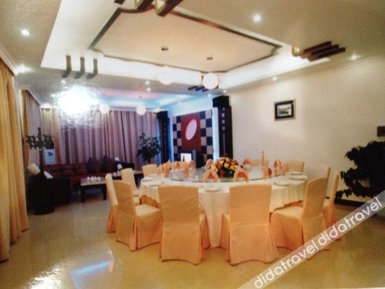 Oriental Hawaii Hotel 2*
