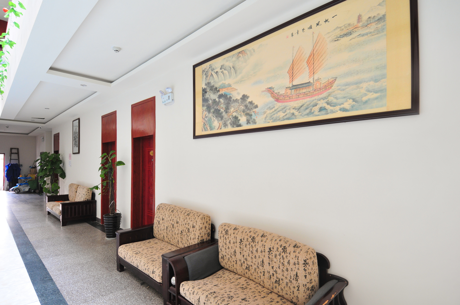 Oriental Hawaii Hotel 2*