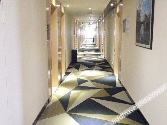 Yeste Hotel (Nanning Hengyang East Road  Mingxiu subway station ) 3*