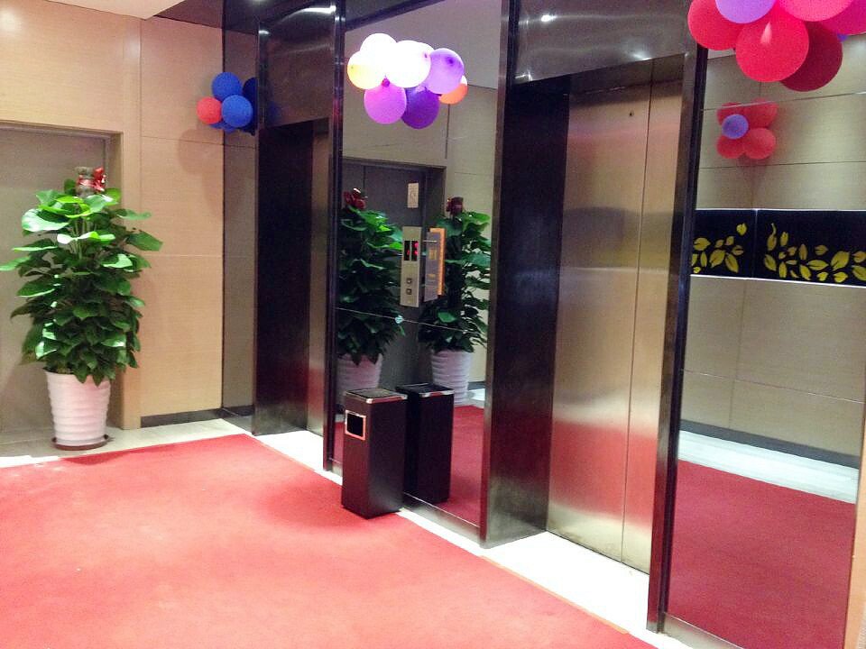 Yeste Hotel (Nanning Hengyang East Road  Mingxiu subway station ) 3*
