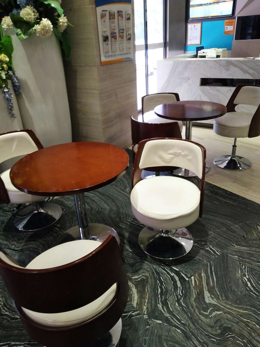 Yeste Hotel (Nanning Hengyang East Road  Mingxiu subway station ) 3*