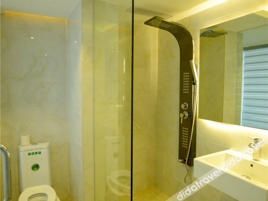 Yeste Hotel (Fangchenggang Cross-Sea Bridge) 2*