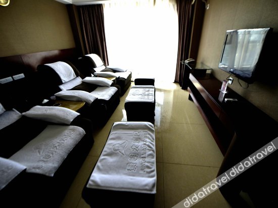 Jingming Hotel 3*