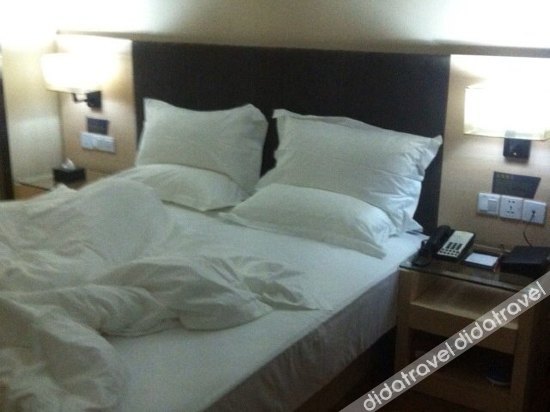 Yeste Hotel (Nanningjiangnanwanda Tingjiang Road) 2*