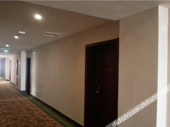 Green Tree Inn Shell Hotel (Tianjin Caozhuang Metro Station Jiaotong College Branch) 2*