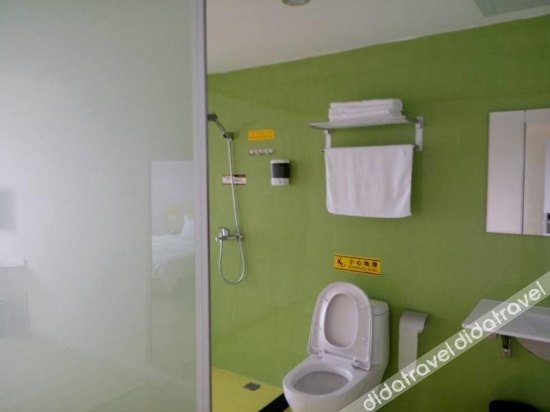 Heyi Express Hotel (Zhuhai Baijiao Science Park Doumen Bus Terminal) 2*