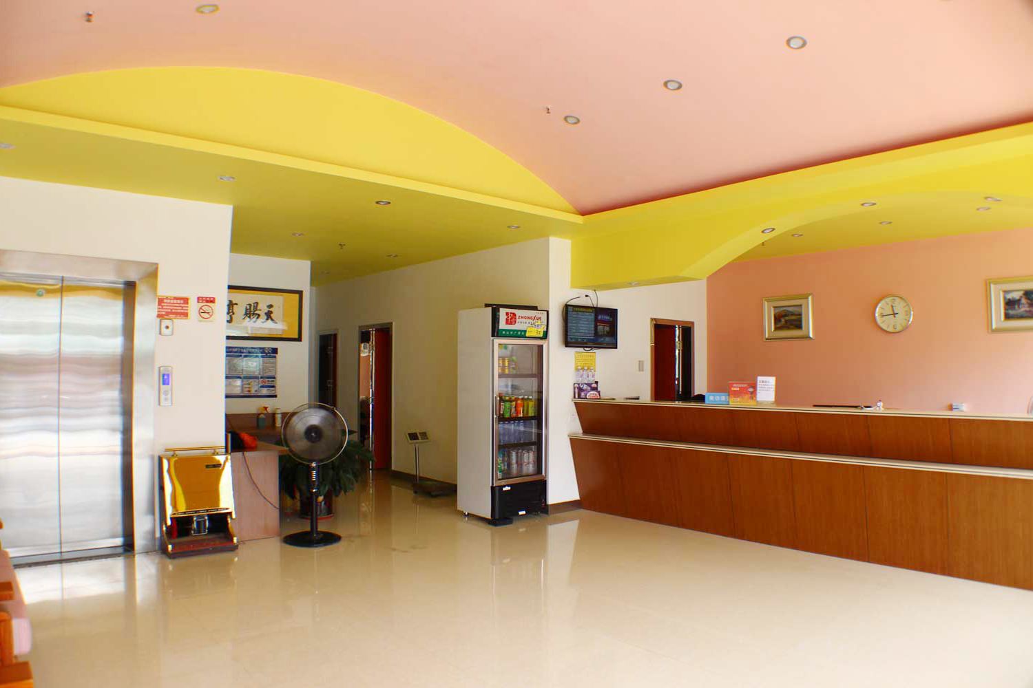 Heyi Express Hotel (Zhuhai Baijiao Science Park Doumen Bus Terminal) 2*