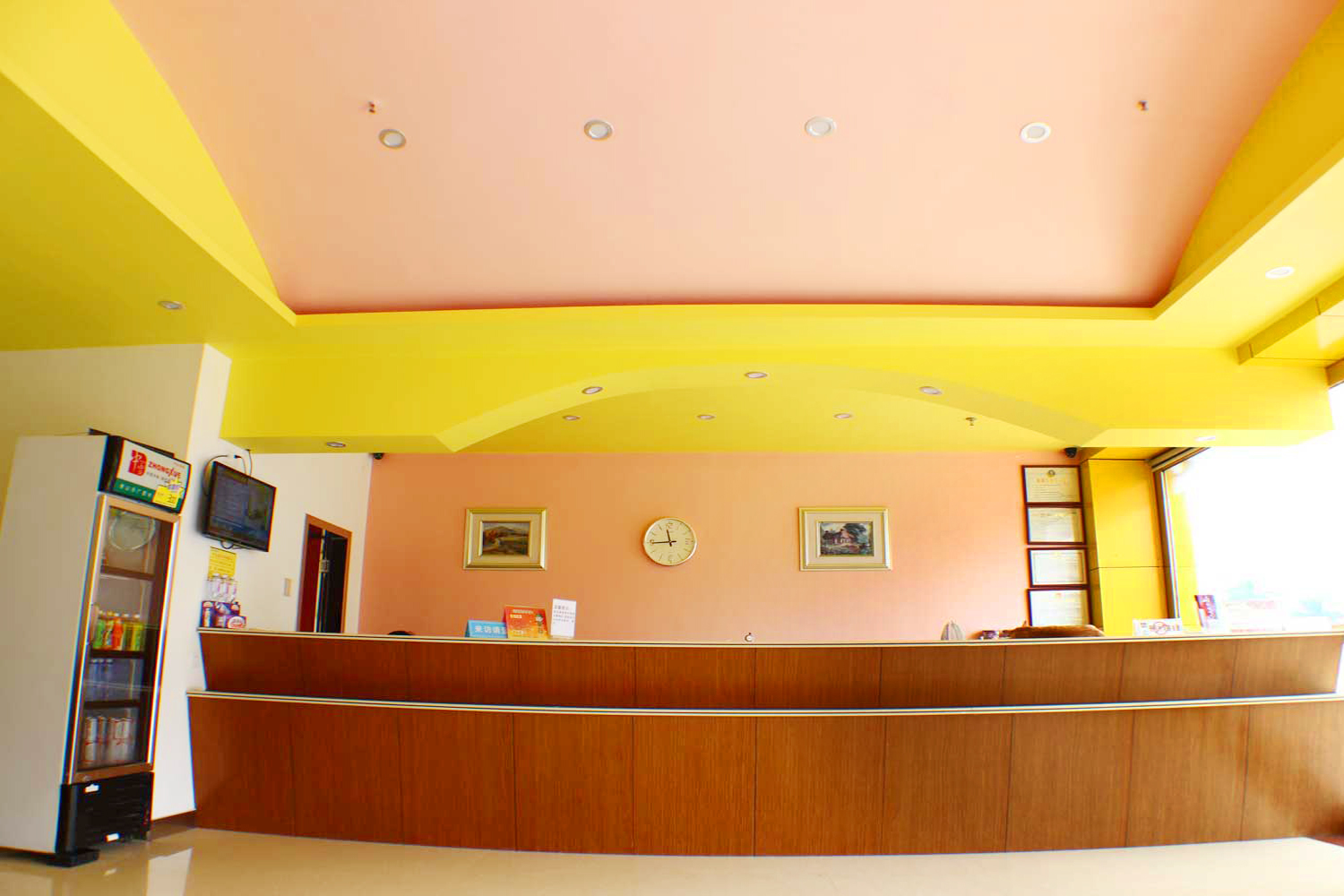 Heyi Express Hotel (Zhuhai Baijiao Science Park Doumen Bus Terminal) 2*