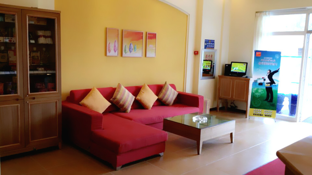 Homeinn Hotel (Baishan Railway and Coach Terminal) 2*