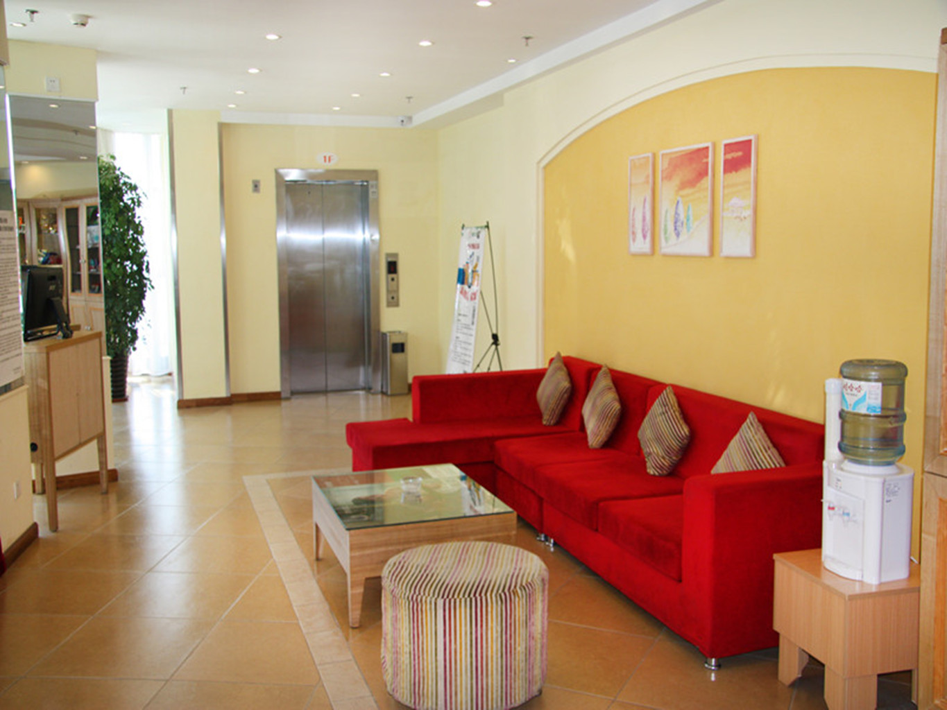 Homeinn Hotel (Xinmin Railway Station) 2*