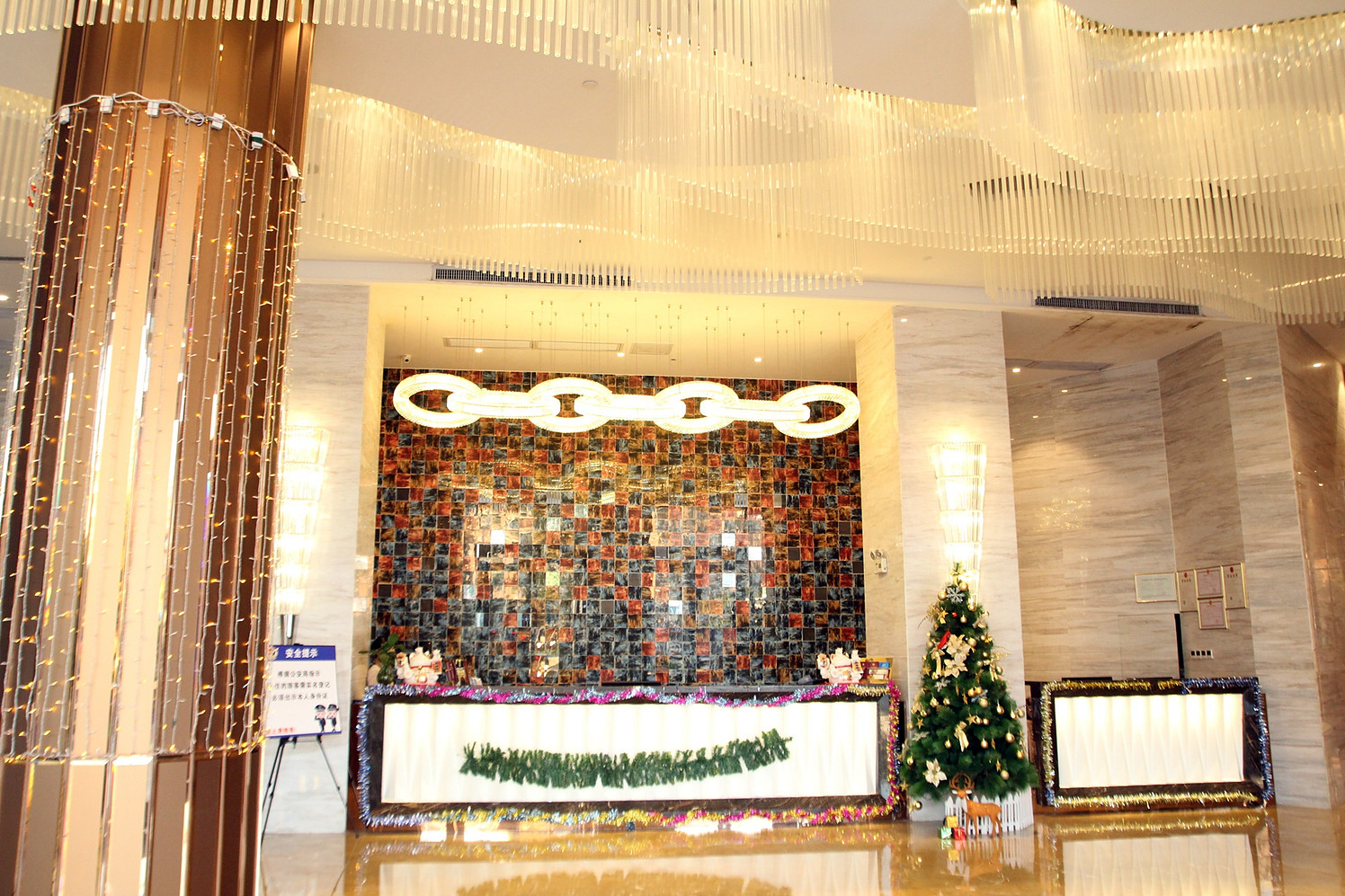 Tianyi International Hotel (Zhongshan Tanzhou Commercial Center) 3*