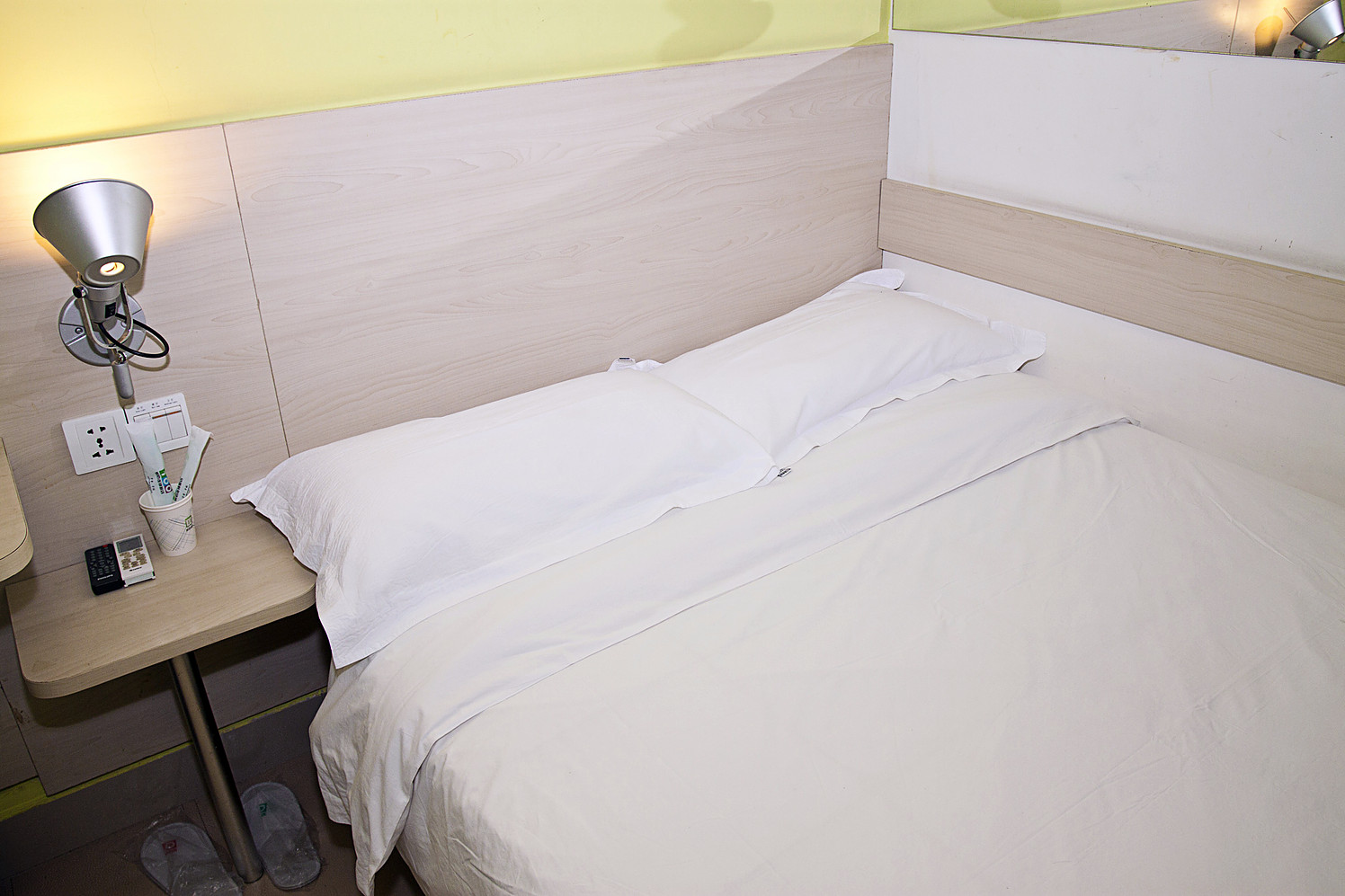 100 Inn Shanghai Songjiang Xincheng Subway Station 2*