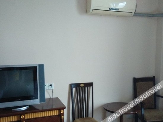 211 E-sports Hotel (Jinshan City Beach) 2*