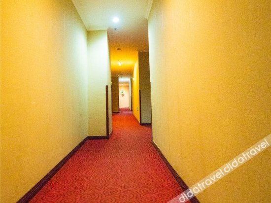 Guohua Holiday Hotel(Dalian Donggang Business District Venice Watertown) 2*