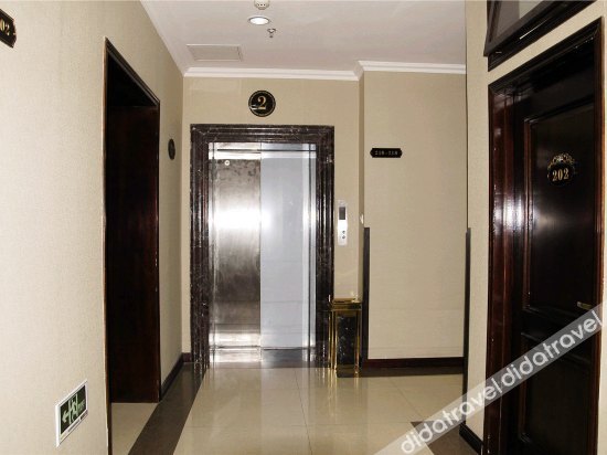 Guohua Holiday Hotel(Dalian Donggang Business District Venice Watertown) 2*
