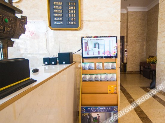 Guohua Holiday Hotel(Dalian Donggang Business District Venice Watertown) 2*