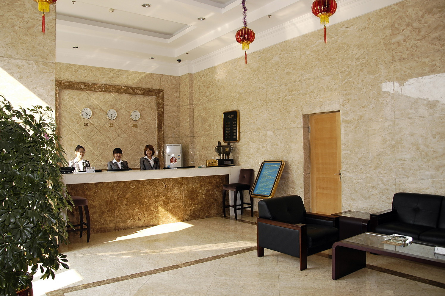 Guohua Holiday Hotel(Dalian Donggang Business District Venice Watertown) 2*