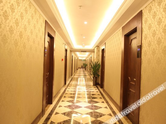 Chongqing Ba Bai Feng Traders Hotel 2*