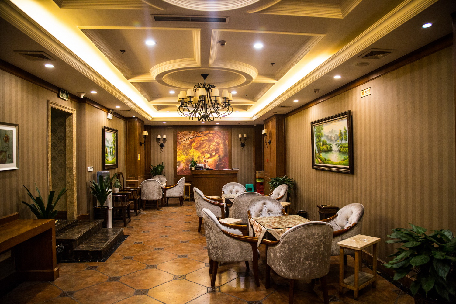 Chongqing Ba Bai Feng Traders Hotel 2*