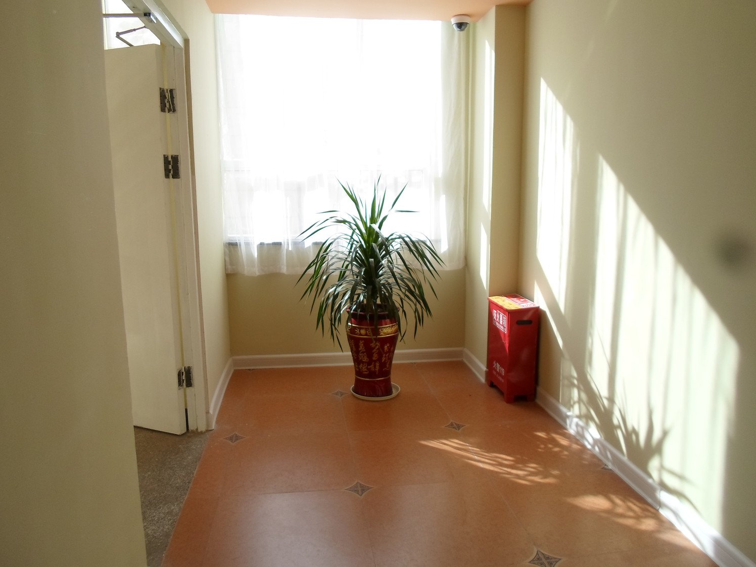Home Inn Huayi Hotel (Jiuquan Municipal Government Museum Branch) 2*