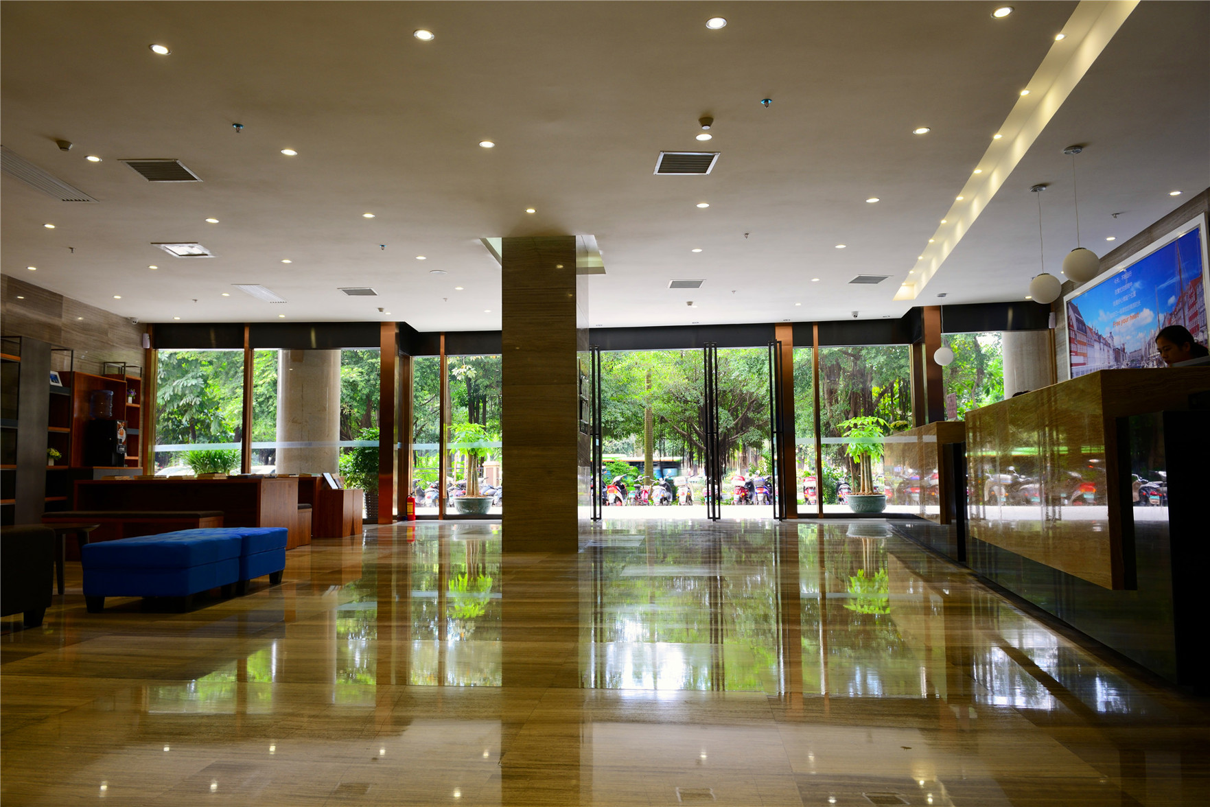 Yeste Hotel (Nanning Zoo-Guangxi University metro station) 3*