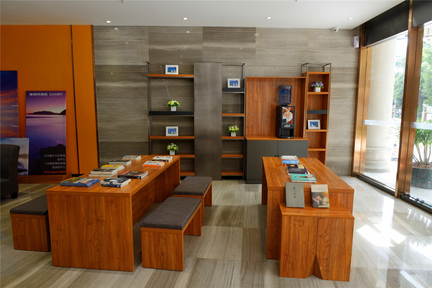 Yeste Hotel (Nanning Zoo-Guangxi University metro station) 3*