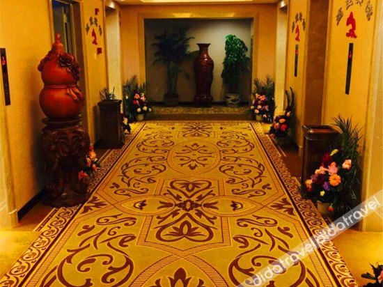 Home Inn UP Huayi Zhitui Hotel (Changchun Railway Station Wanda Plaza Branch) 2*
