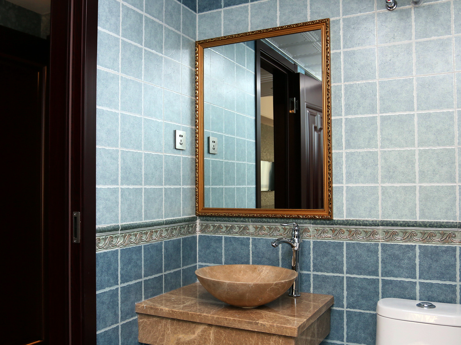Home Inn UP Huayi Zhitui Hotel (Changchun Railway Station Wanda Plaza Branch) 2*