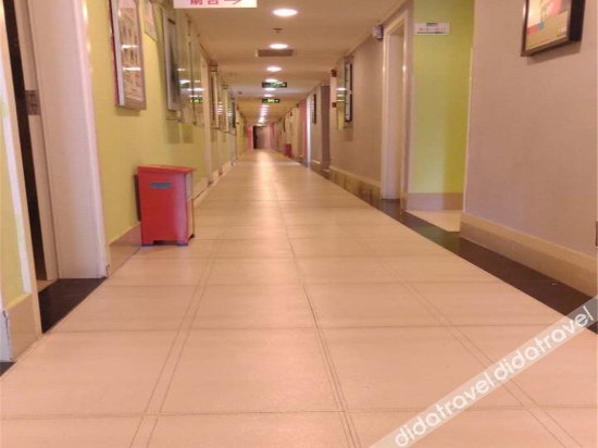 100 Hotel (Guangzhou Panyu Shiqiao Metro Station) 2*