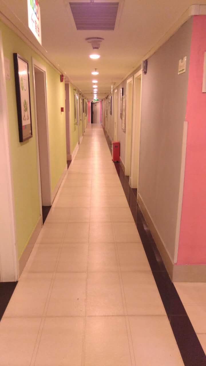 100 Hotel (Guangzhou Panyu Shiqiao Metro Station) 2*