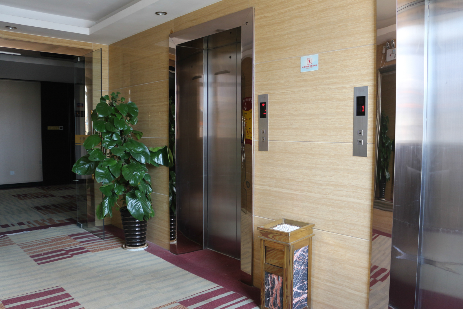 Echarm Hotel (Nanning Jiangnan Wanda Plaza Baisha Avenue) 3*