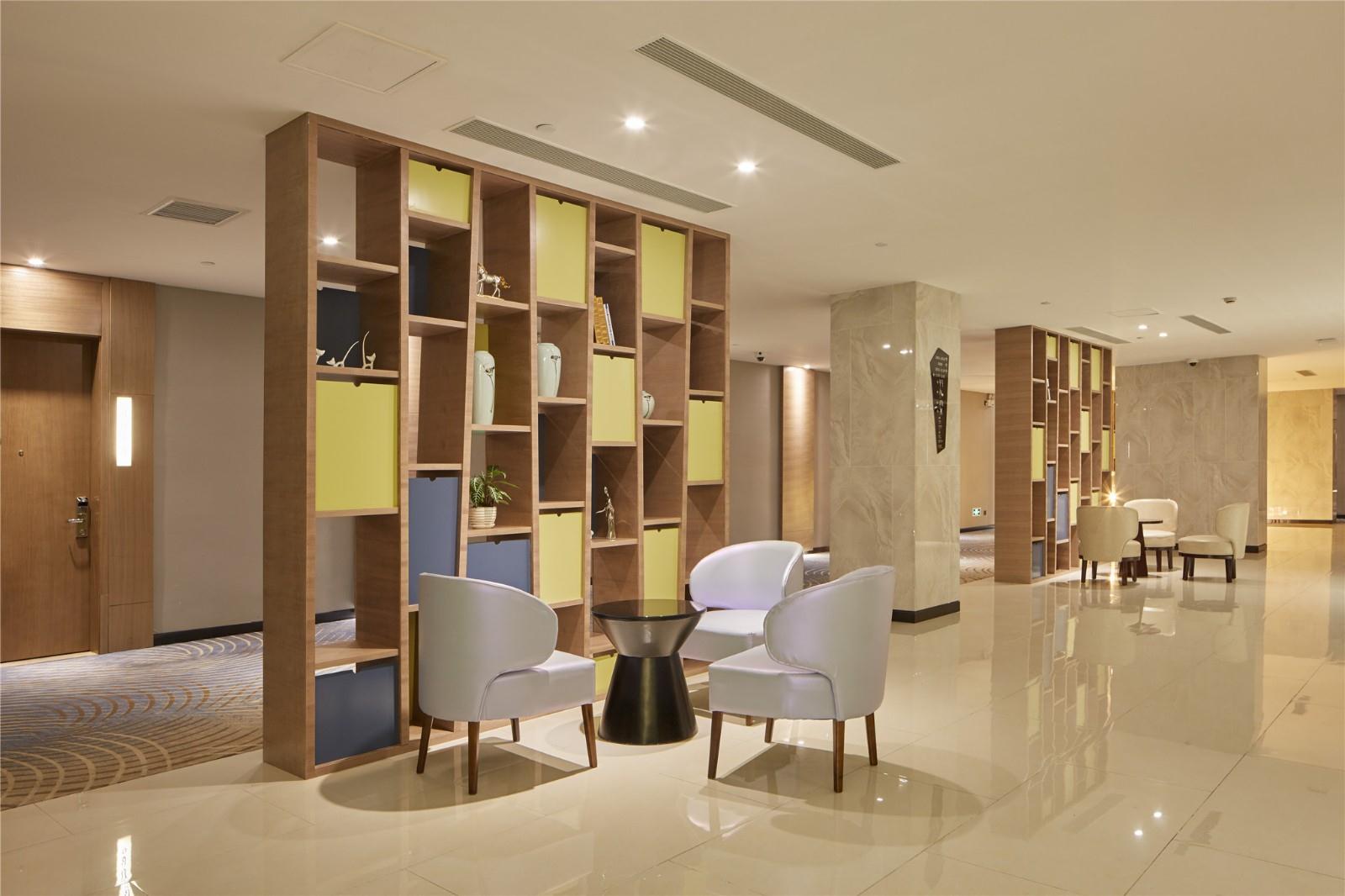 Echarm Hotel (Nanning Jiangnan Wanda Plaza Baisha Avenue) 3*